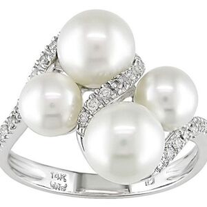 14k Gold Freshewater Pearl and 1/8ct Diamond Ring